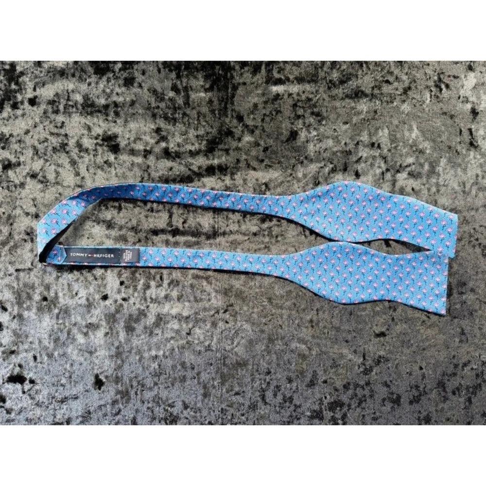 Tommy Hilfiger 100% Silk Bow Tie Blue Pink Flamingo Self Tie Adjustable - Picture 3 of 4